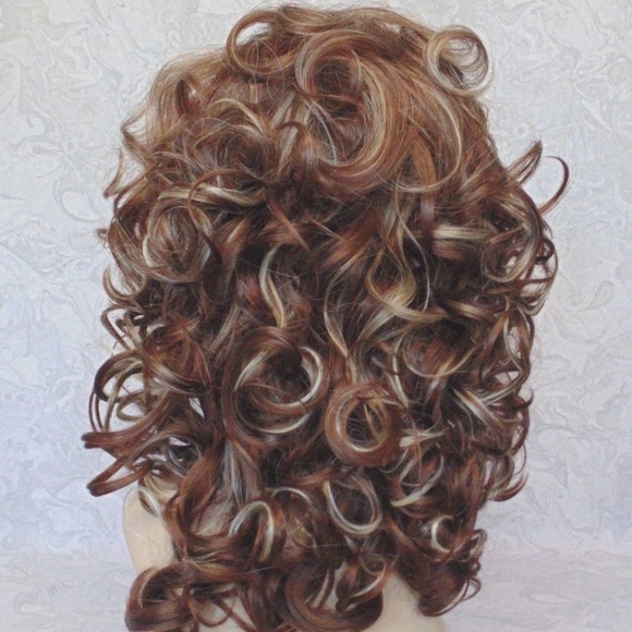 NWT Medium Length Curly Brown Blonde Wig - Picture 2 of 8